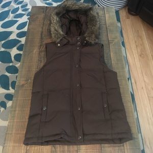 Gap XS puffer vest with fur hood
